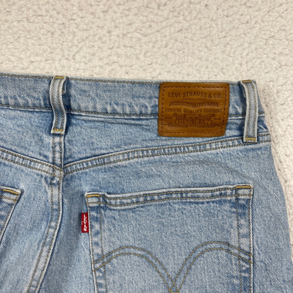 Levis Jeans Womens 31 Light Wash Ribcage Straight Distressed Raw Hem Streetwear - Picture 9 of 12